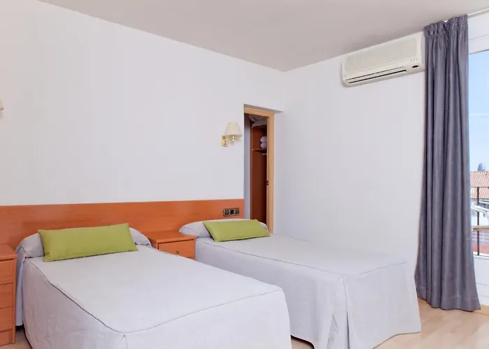 Everest Hotel