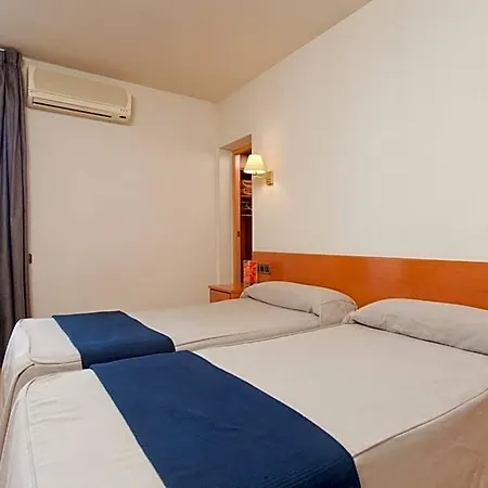 Everest Hotell *